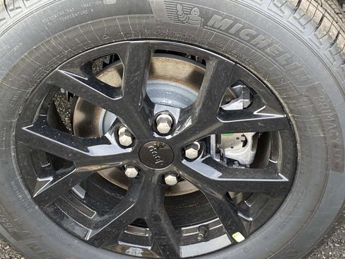 New 2026 Jeep Grand Cherokee Altitude image 6