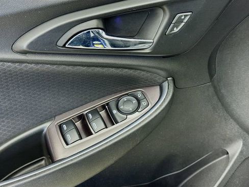 Used 2018 Chevrolet Malibu LT image 19
