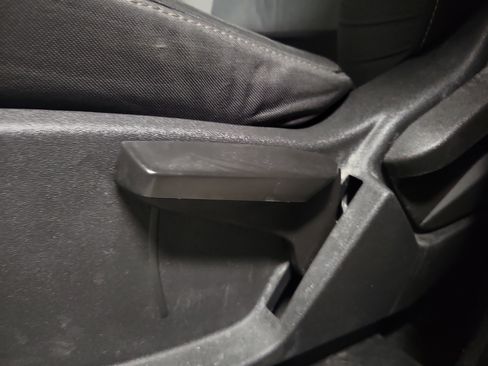 Used 2013 Ford Escape SE w/ Class II Trailer Tow Pkg image 19