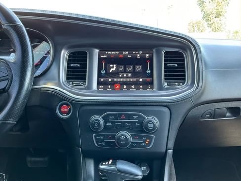 Used 2019 Dodge Charger Scat Pack w/ Dynamics Package RWD image 15