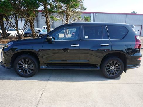 Used 2022 Lexus GX 460 Premium w/ Accessory Package AWD/4WD image 21