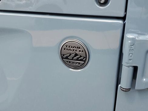 New 2025 Jeep Gladiator Sport image 12