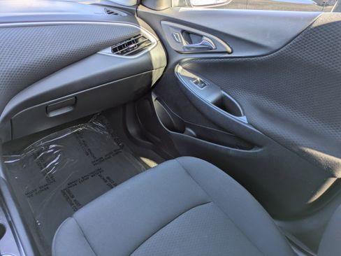 Used 2024 Chevrolet Malibu LT image 9