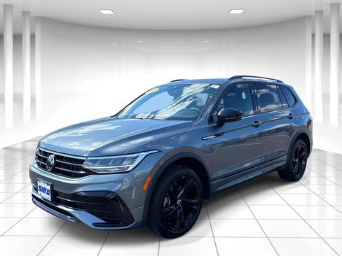 Certified 2023 Volkswagen Tiguan SE R-Line AWD/4WD image 3