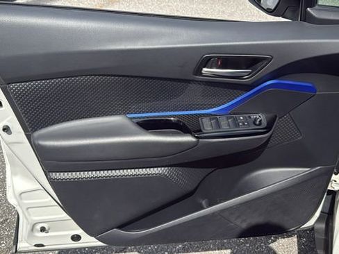 Used 2021 Toyota C-HR XLE image 17