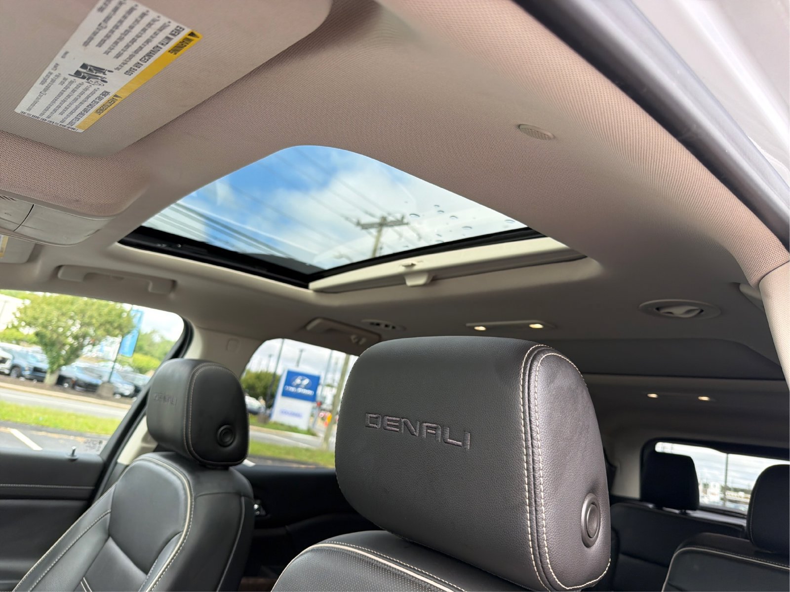 Used 2022 GMC Acadia Denali AWD/4WD image 12