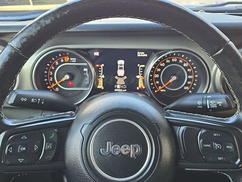 Used 2021 Jeep Gladiator Sport image 23