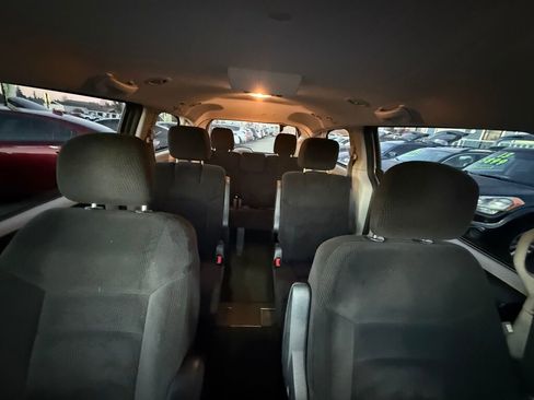 Used 2016 Dodge Grand Caravan SXT image 16