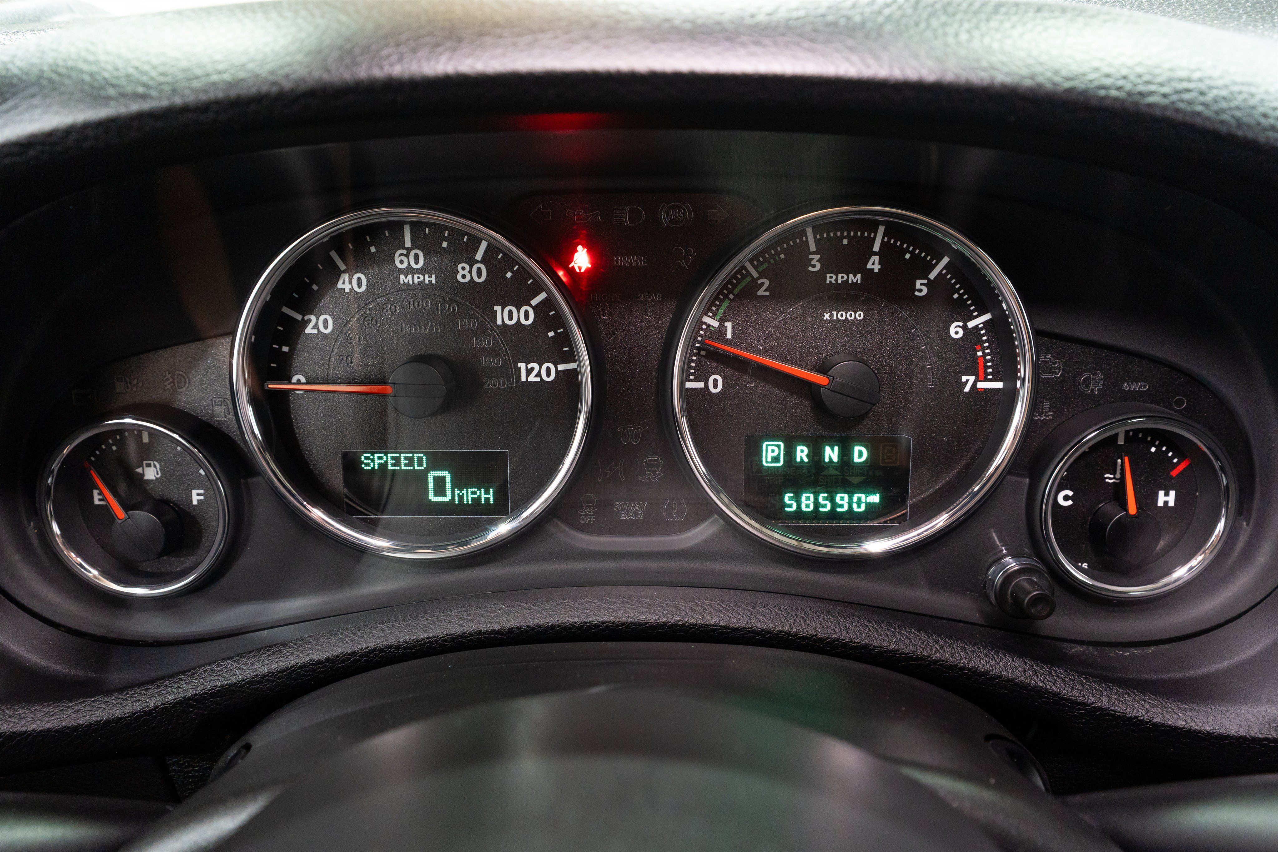 Used 2017 Jeep Wrangler Unlimited Sahara w/ Connectivity Group AWD/4WD image 23