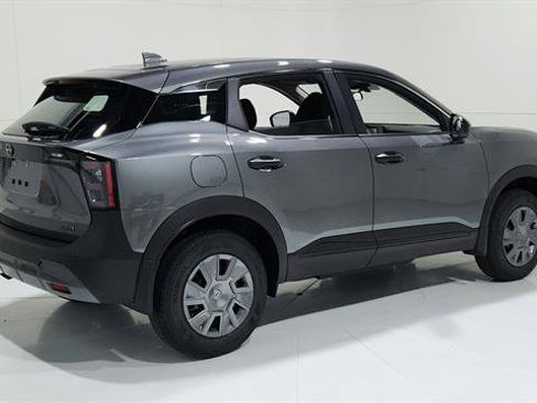 Used 2025 Nissan Kicks S image 8