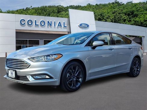 Certified 2018 Ford Fusion SE w/ Equipment Group 201A image 3