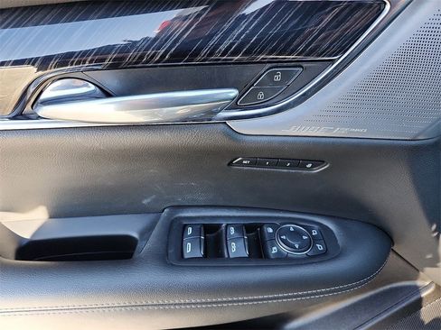 Used 2023 Cadillac XT6 Premium Luxury image 16