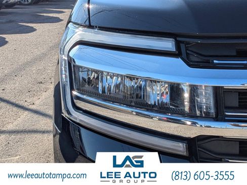 Used 2022 Ford Expedition Limited image 9