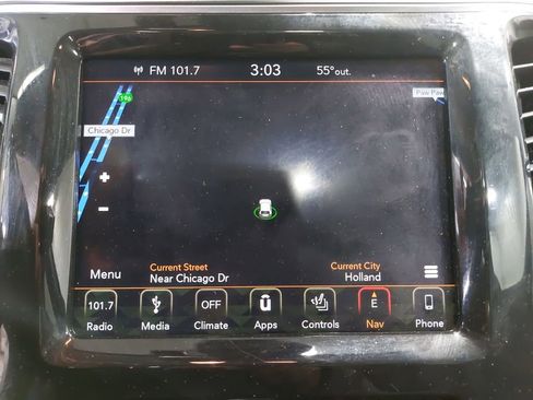 Used 2019 Jeep Cherokee Overland w/ Technology Group image 22