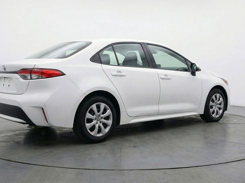Used 2025 Toyota Corolla LE FWD image 9