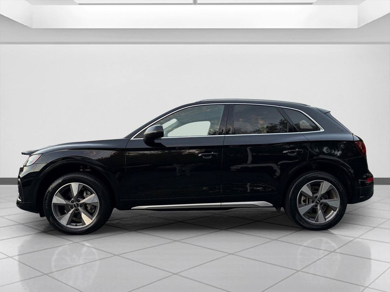 Used 2023 Audi Q5 2.0T Premium AWD/4WD image 2