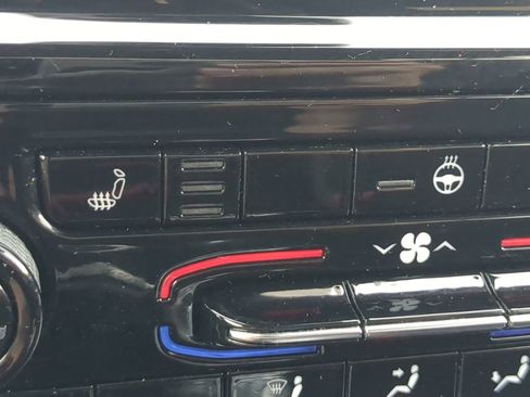 Used 2024 Jeep Grand Cherokee L Laredo image 20