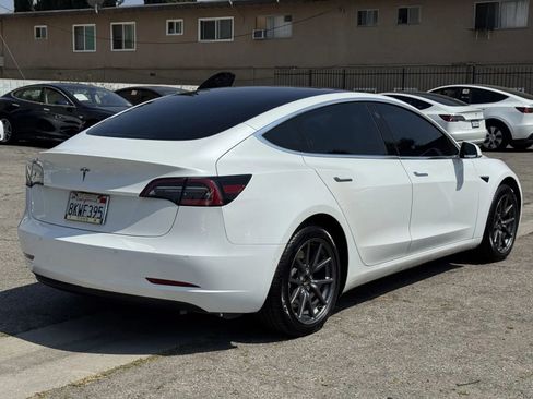 Used 2019 Tesla Model 3 Standard Range Plus image 4