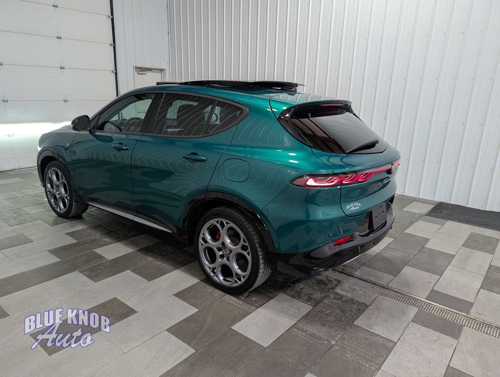 Used 2024 Alfa Romeo Tonale Ti w/ Active Assist Package AWD/4WD image 2