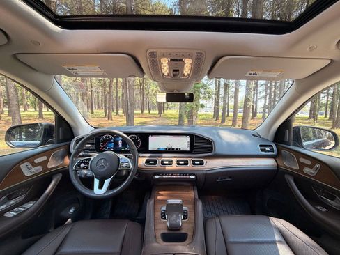 Used 2020 Mercedes-Benz GLE 450 4MATIC image 2