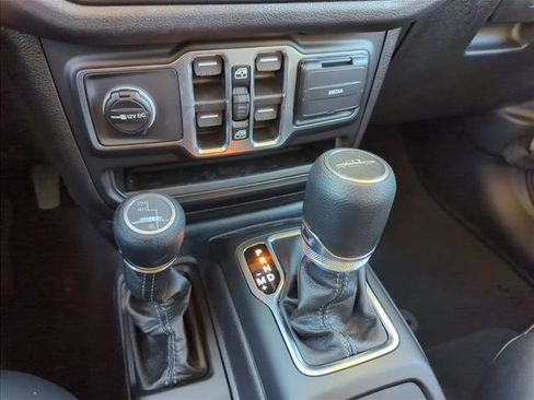 New 2026 Jeep Gladiator Sport AWD/4WD image 10