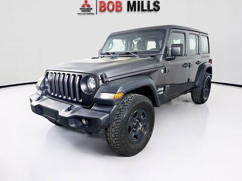 Used 2018 Jeep Wrangler Unlimited Sport image 3
