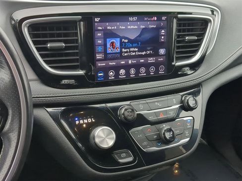 Certified 2019 Chrysler Pacifica Limited w/ S Appearance Package image 37