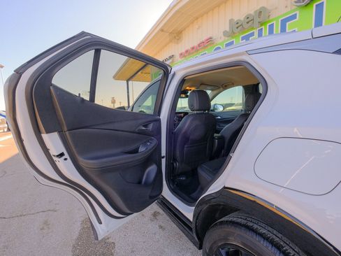 Used 2024 Buick Encore GX Sport Touring image 28