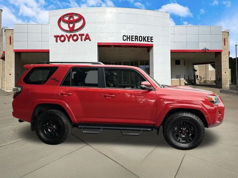 Used 2023 Toyota 4Runner TRD Off-Road Premium w/ Moonroof Package AWD/4WD image 4