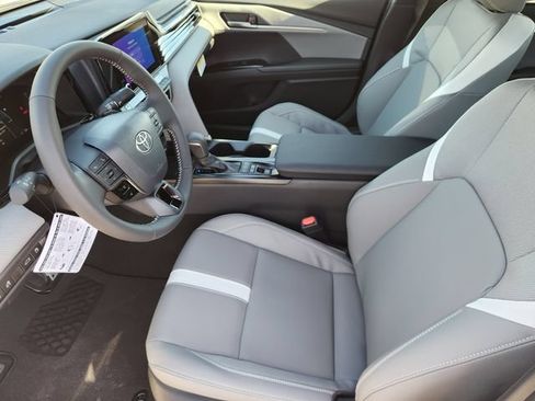 New 2026 Toyota Camry SE FWD image 11