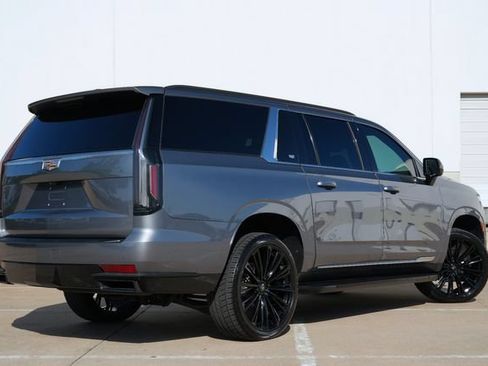 Used 2021 Cadillac Escalade ESV Premium Luxury w/ Performance Package AWD/4WD image 5