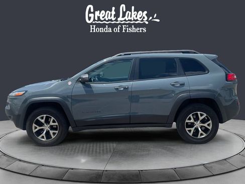 Used 2014 Jeep Cherokee Trailhawk w/ Comfort/Convenience Group AWD/4WD image 2