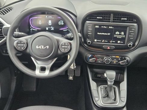 Certified 2025 Kia Soul LX w/ LX Technology Package FWD image 27