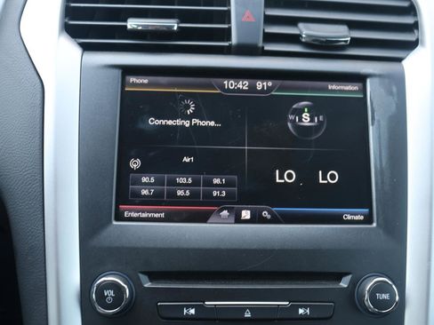 Used 2016 Ford Fusion SE image 32