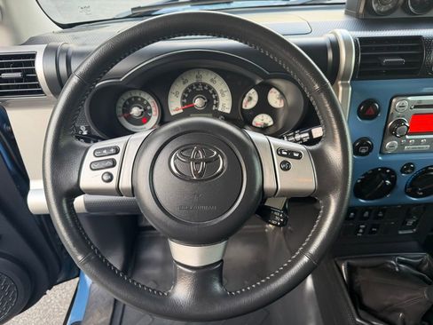 Used 2012 Toyota FJ Cruiser 4WD w/ Upgrade Pkg image 17