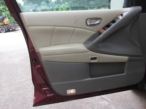 Used 2011 Nissan Murano LE w/ Navigation Pkg AWD/4WD image 17