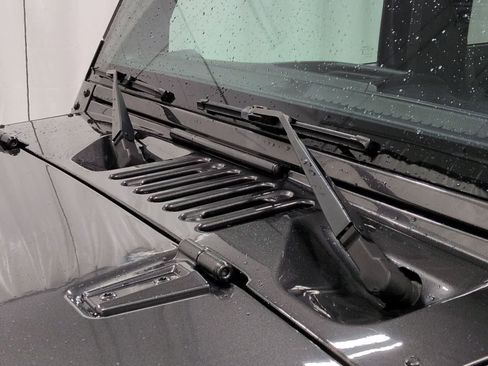 Certified 2018 Jeep Wrangler Sahara w/ Connectivity Group image 25