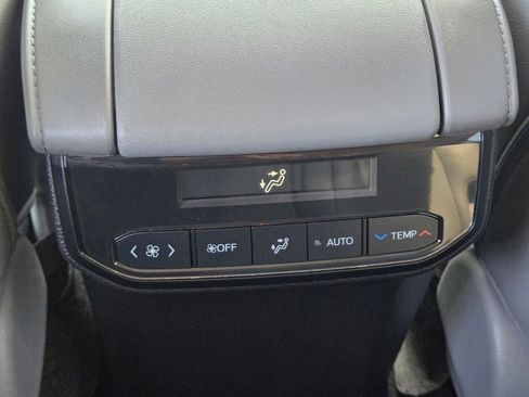 Used 2023 Toyota Highlander Limited FWD image 20