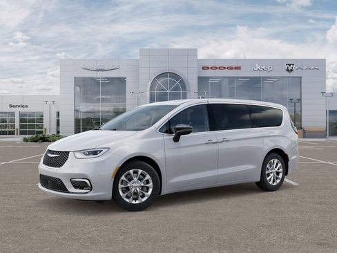New 2026 Chrysler Pacifica Select AWD/4WD image 2