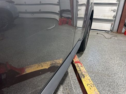 Used 2024 Nissan Pathfinder S image 9