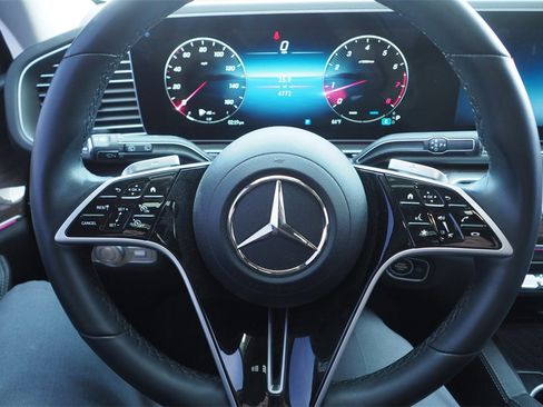 Used 2025 Mercedes-Benz GLE 350 4MATIC w/ AMG Line Exterior image 28