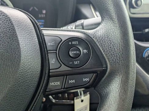 Used 2020 Toyota Corolla LE FWD image 23