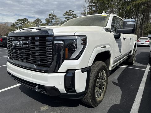 Used 2024 GMC Sierra 3500 Denali Ultimate image 5