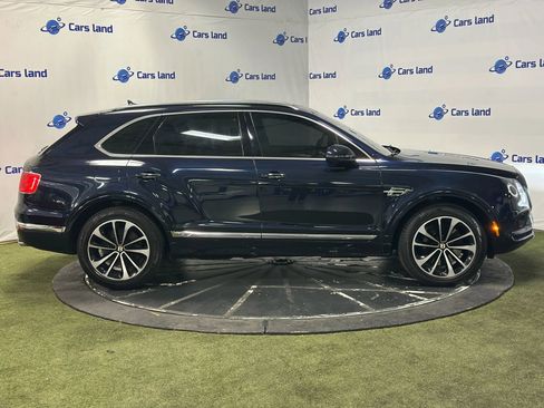 Used 2019 Bentley Bentayga image 3