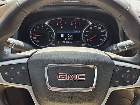 Certified 2023 GMC Acadia SLT FWD image 32