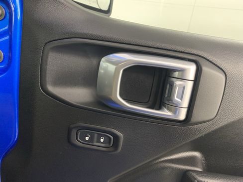 Used 2022 Jeep Wrangler Unlimited Sport image 41