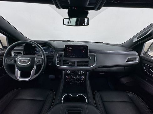 Used 2024 GMC Yukon SLT image 35
