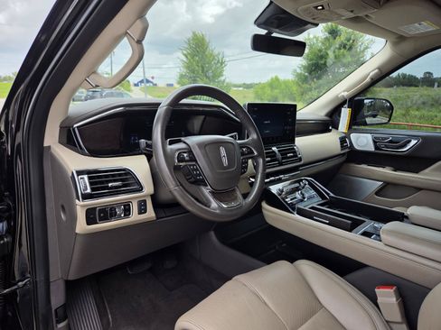 Used 2024 Lincoln Navigator Reserve AWD/4WD image 15