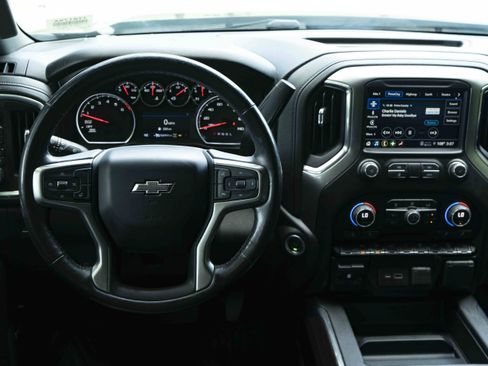 Used 2021 Chevrolet Silverado 1500 LT Trail Boss w/ Convenience Package II AWD/4WD image 19
