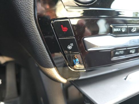 Certified 2022 Ford Explorer Limited w/ Equipment Group 301A image 20